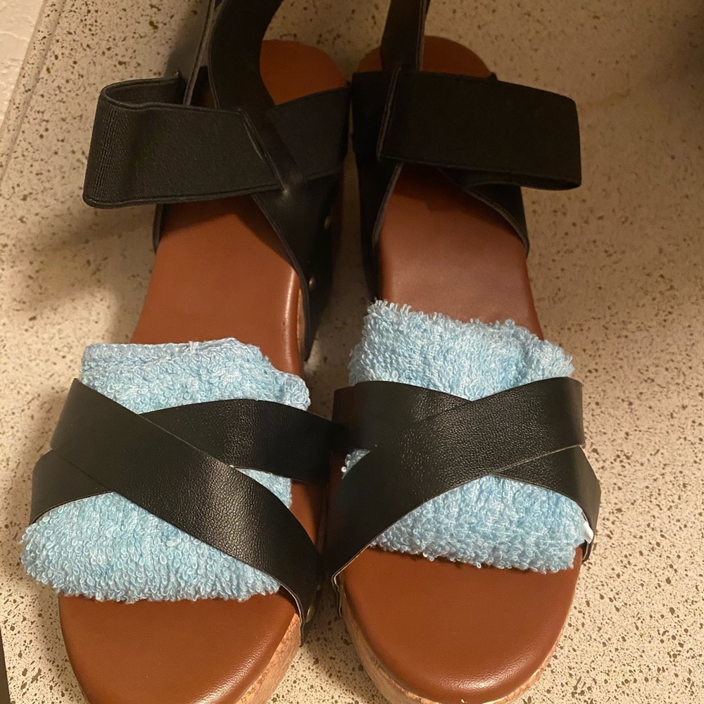 Women’s black wedge sandal